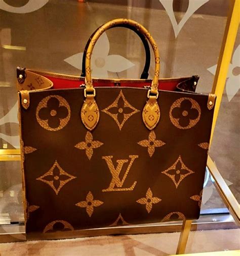 louis vuitton white plains.